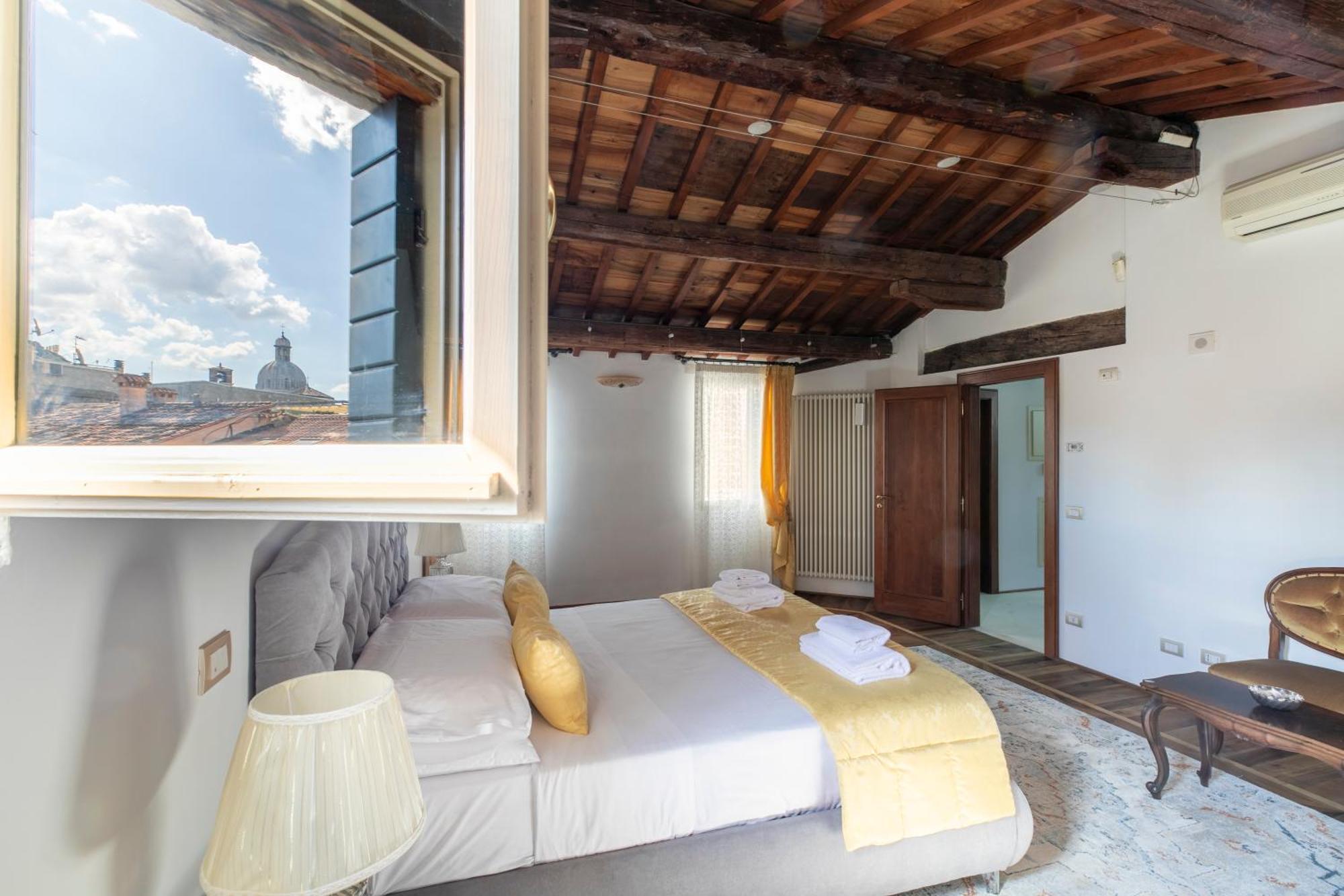 La Terrazza Sulle Piazze - Centro Storico Apartment Padova Exterior photo